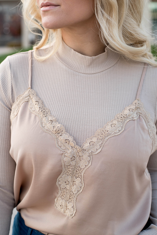How to wear a lace cami